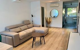 Appartement En Residence Avec Piscine, Cinema
